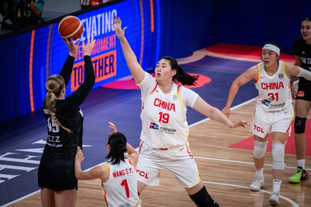 中国女篮世预赛分组出炉！2米26张子宇对决MVP巨星
