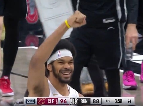 开云智能体验-风卷残云！埃利斯抢断反击 梅里尔助攻阿伦暴扣打停篮网