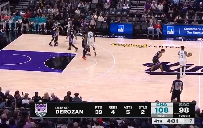 开云智能体验-接着上分！德罗赞单打迪亚巴特强突左手上篮 已砍赛季新高39分